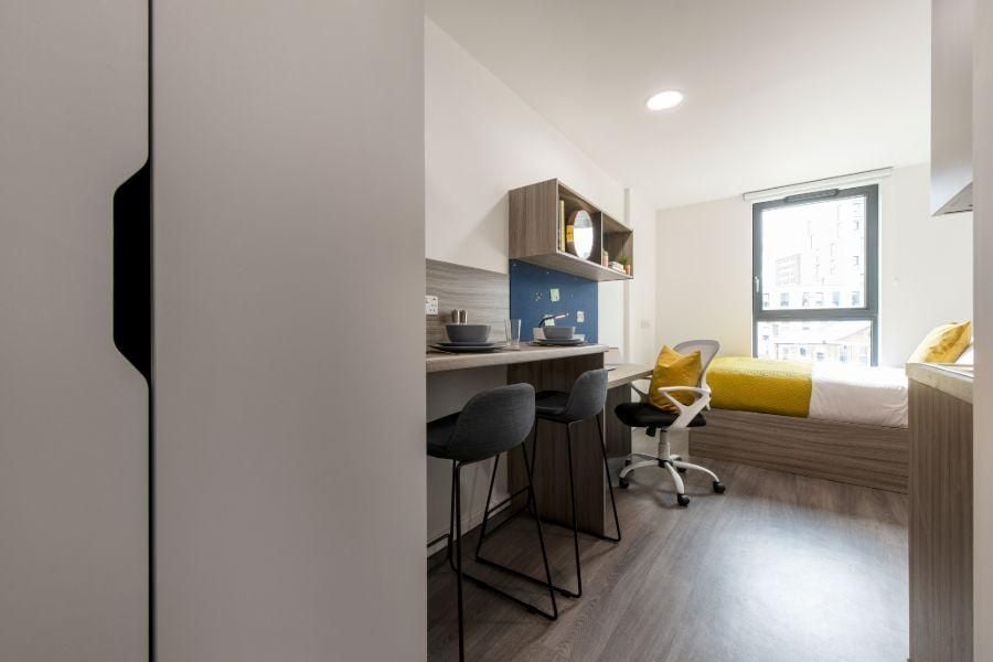 Studio Bronze - City View